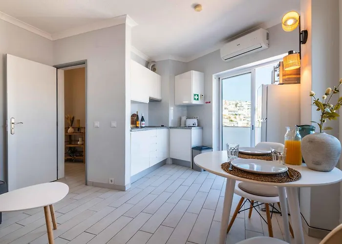 Downtown Rooftop 1 Bedroom Apartment *